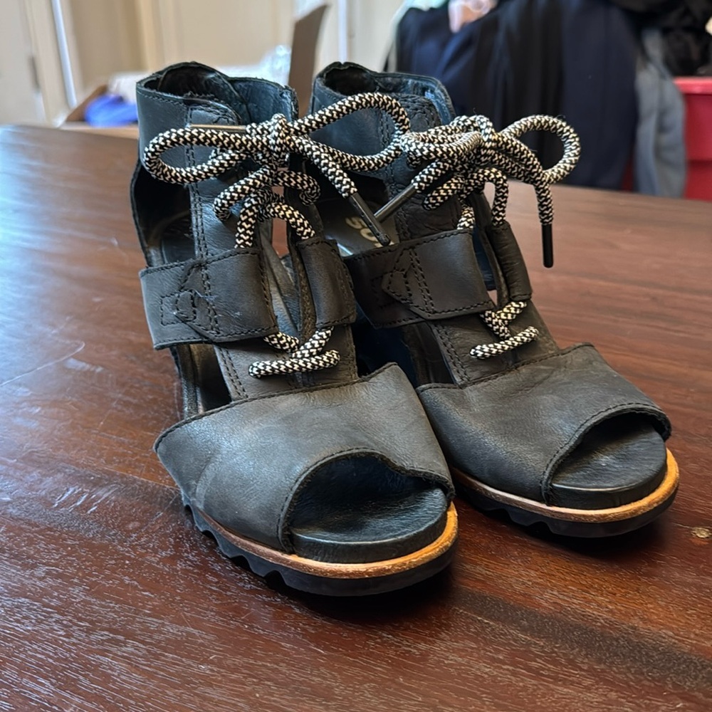 Sorel black leather Joanie wedge sandals size 7